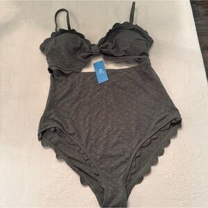 Cupshe Olive Green Textured One Piece‎ Swimsuit